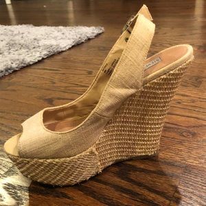 Steve Madden Nude Wedges